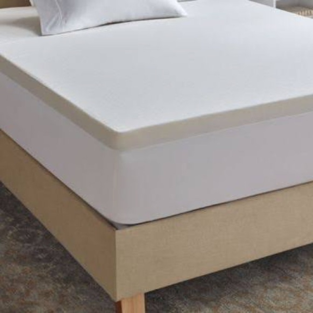 NWOT Therapedic 2” memory foam mattress topper